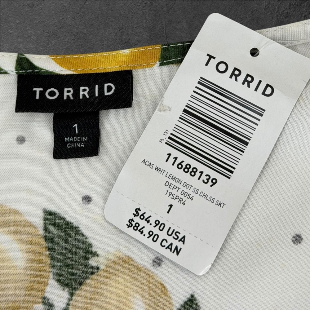 Torrid Lemon Print Dress Size 1 White Fit Flare V Neck Sundress NWT - Picture 2 of 7